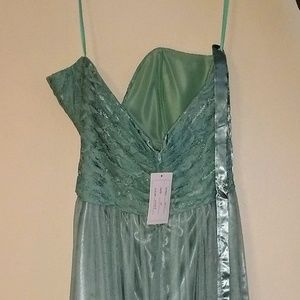 Allure Bridals Bridesmaid/Prom